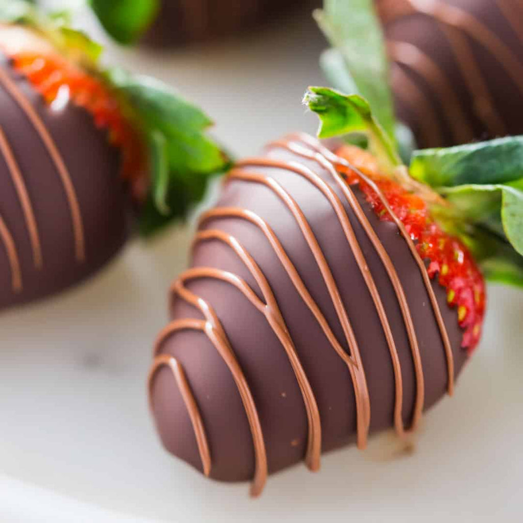 Chocolate Dipped Strawberries - That's The Cake Bakery